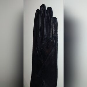 Elegant Sleek Lambskin Leather Gloves, Womens Slim Fit Small